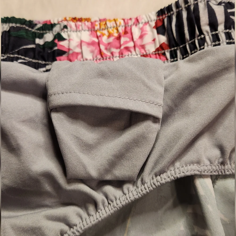 Old Navy Active Hawaiian Go-Dry Running Shorts Size XS - Picture 9 of 16